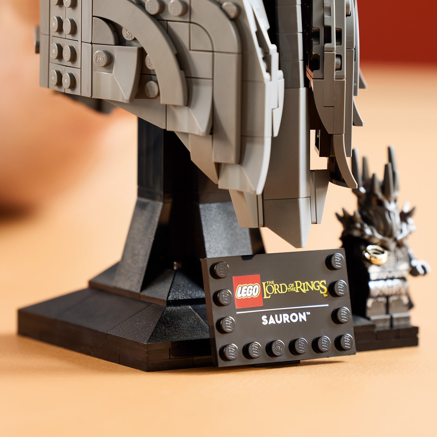 LEGO Icons The Lord Of The Rings: de Helm van Sauron – Woondecoratie Bouwpakket voor Volwassenen – Incl. De Ene Ring en Verzamelbaar Poppetje – Cadeau voor Filmliefhebbers, Mannen en Vrouwen – 11373