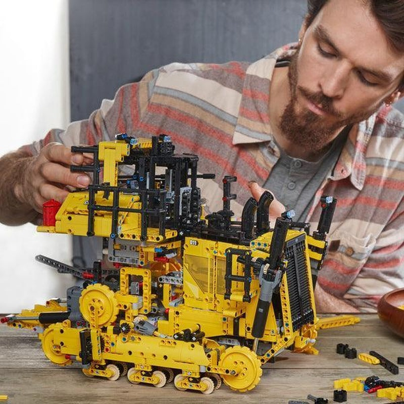 LEGO Caterpillar D11 Bulldozer met app-besturing 42131 Technic (USED) LEGO TECHNIC @ 2TTOYS LEGO €. 424.99