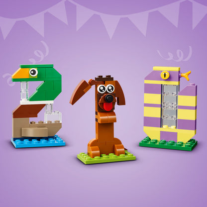 LEGO Verjaardagscijfers Taartdecoratie met Speelgoed Dieren Figuren incl. Hond, Spin en Walvis - Tafeldecoratie en Feestartikel - Cadeau voor Jongens en Meisjes vanaf 6 Jaar - 40807