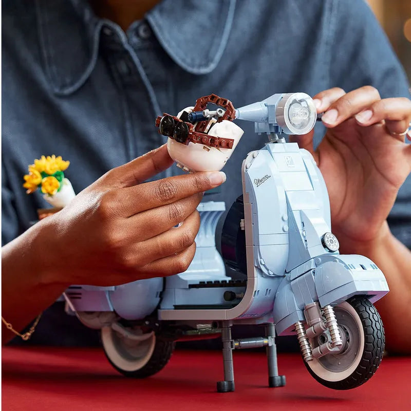 LEGO Vespa 125 Piaggio Scooter 10298 Icons