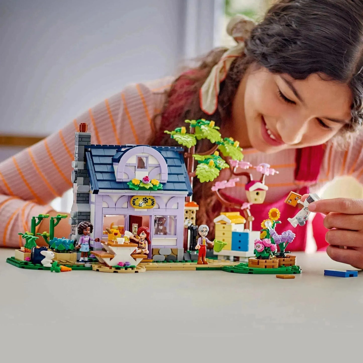 LEGO Imkerhuis en bloemen 42669 Friends