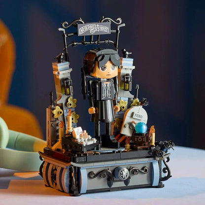 LEGO Wednesday Addams figuur 76780 Wednesday