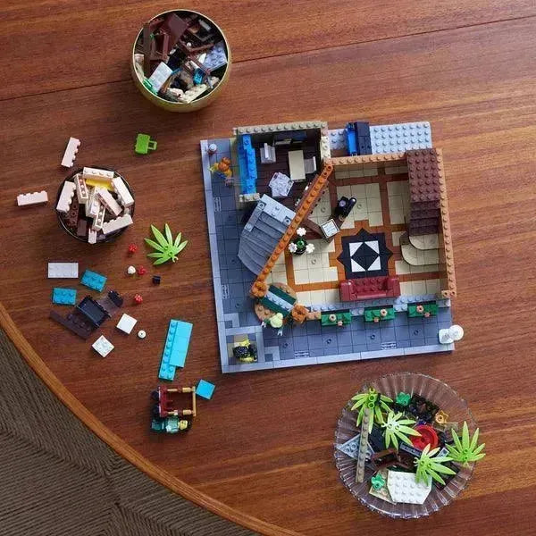LEGO Boetiekhotel 10297 Creator Expert (€. 15,00 per week + €. 50,00 borg) LEGO ICONS @ 2TTOYS | Official LEGO shop😊🥰 LEGO €. 15.00
