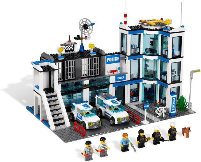 LEGO Politie bureau 7498 City LEGO CREATOR @ 2TTOYS LEGO €. 99.99